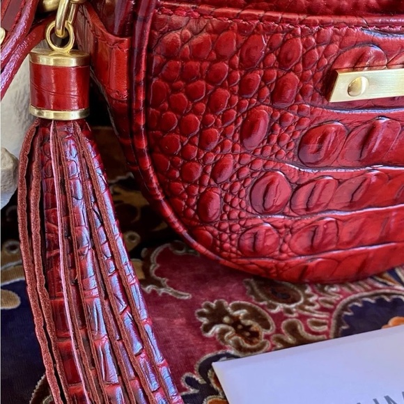 Brahmin RARE Belle Ruby Melbourne Canteen Croc Embossed Leather Crossbody NWOT - Picture 4 of 12